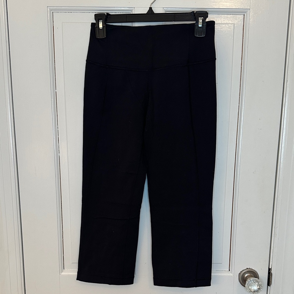 Lululemon Black‎ Cropped Leggings size 6 EUC